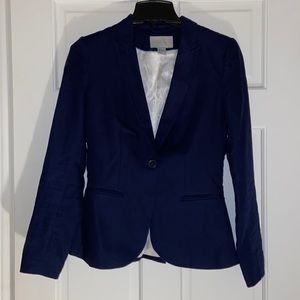 H&M size 6 navy blazer. Soft material! EUC